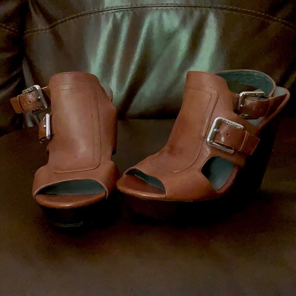 Calvin Klein Shoes - Calvin Klein Jamie Heels, EUC